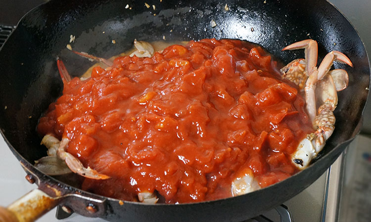 ワタリガニのトマトクリームパスタ